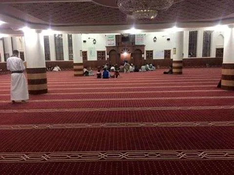 صور مسجد سابحة بعد منع صلاة التراويح 1 صور مسجد سابحة بعد منع صلاة التراويح - اليمن الغد