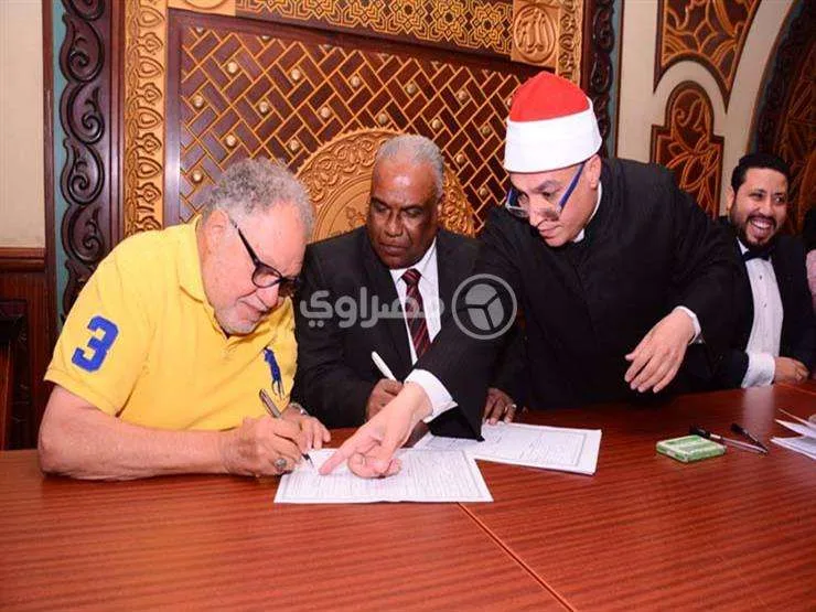 توقيع الفخراني على عقد زواج شيماء سيف كشاهد زواج : عقد قران شيماء سيف بتواجد فنانين