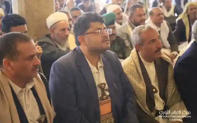 بعد نشر خبر مقتل محمد علي الحوثي يظهر من جديد