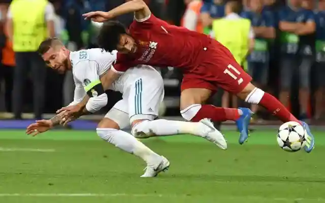 صور اصابة محمد صلاح في مباراة ريال مدريد وليفربول