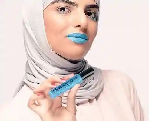 قناة atv توقف سارة الودعاني بعد تمجيدها لـ صدام حسين