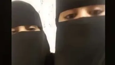 موظفه سعوديه تتعرى أمام الكاميرا وتخلع ملابسها اثناء التصوير