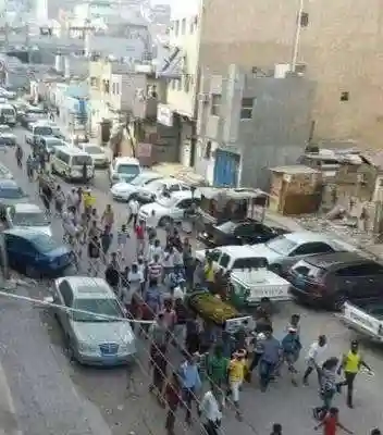 جنازة تمباكي في عدن بعد اعلان وفاة تماكي ” مجاهد” مع بعض المهمشين