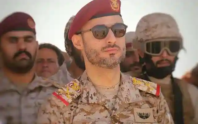 إقالة هاشم الأحمر وخروجه خارج الوطن