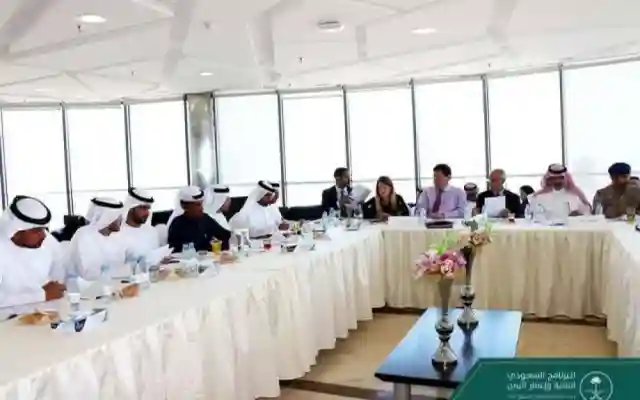 الدول الأربع تخرج بقرارات منها دفع رواتب المدنيين لعام 2014
