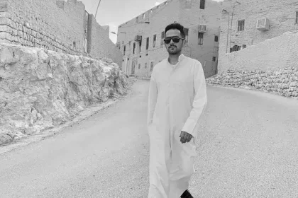 من هو سيد هاني الموسوي تعرف عليه