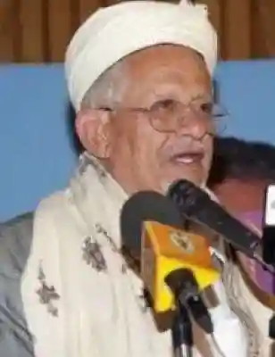 وفاة عبدالله الكبسي والد الفنان فؤاد الكبسي