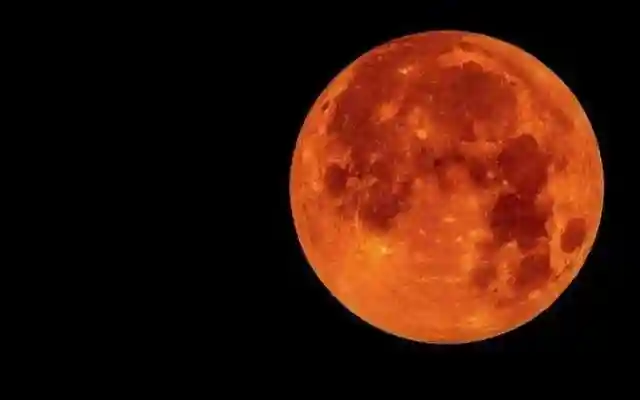موعد خسوف القمر اليمن – السعودية خسوف شبه الظل للقمر