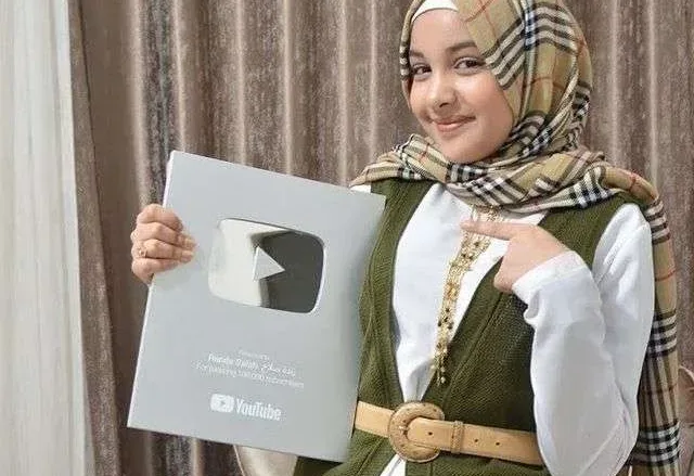 حقيقة وفاة رنده صلاح الكردي من هي ويكيبيديا انستقرام صور 1 129172098_3583763695051008_7101151623535093094_n