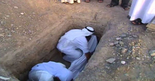 تفسير رؤية الدفن في منام الشاب ومعناه 1 تفسير رؤية الدفن في منام الشاب ومعناه