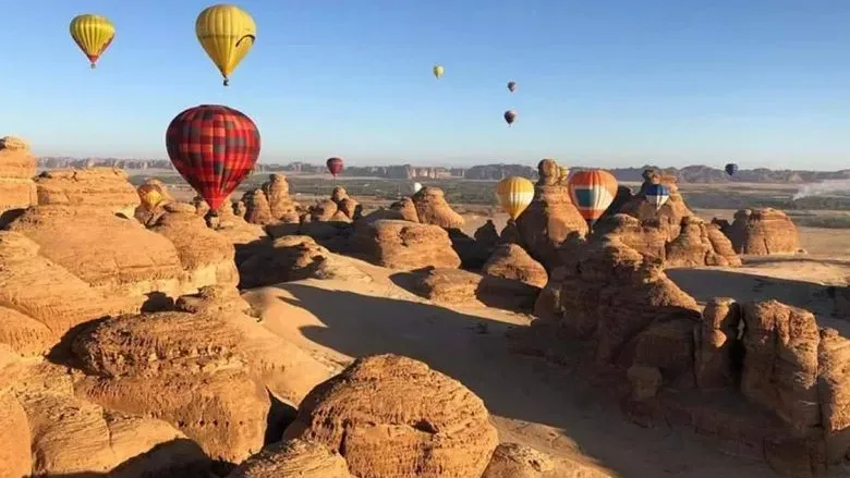 كم تبعد العلا عن المدينة