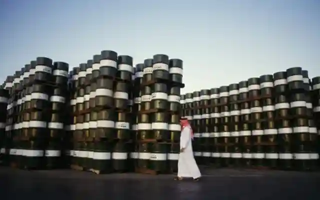تجري المملكة السعودية تخفيضات كبيرة في أسعار النفط الخام في آسيا