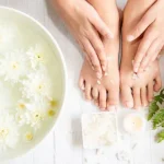 تبييض القدمين بطرق طبيعية و نصائح للوقاية من اسمرارها