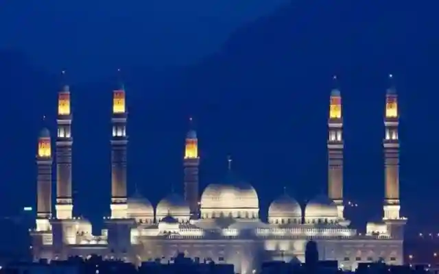 مسجد الصالح: رمز العمارة الإسلامية في قلب صنعاء