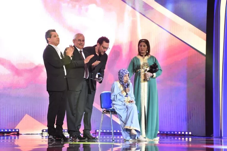 الفنانة صفية الزياني تُكرم في المهرجان الوطني للفيلم بطنجة 5 الفنانة صفية الزياني تُكرم في المهرجان الوطني للفيلم بطنجة