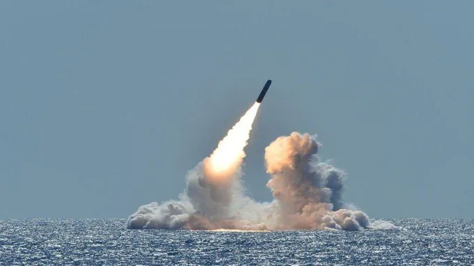 الهند تُجري تجربة ناجحة لإطلاق صاروخ K-4 الباليستي من غواصة نووية 1 صاروخ K-4 الباليستي