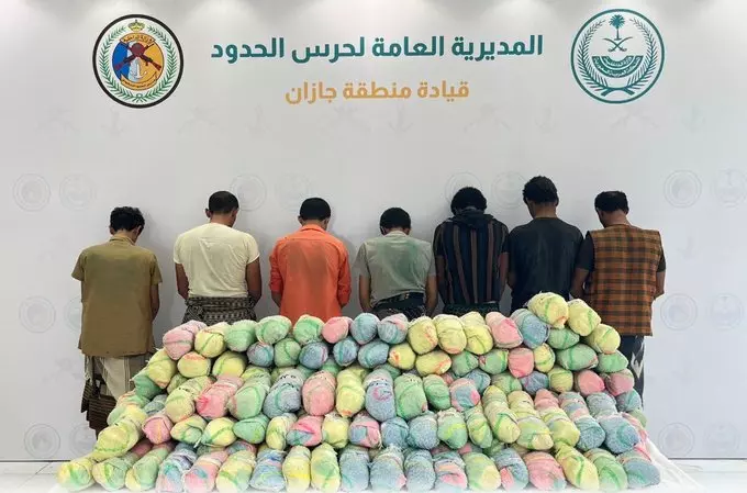 أخبار اليمن الآن : القبض على 7 يمنيين أثناء محاولتهم تهريب نبتة القات إلى السعودية 1 alyemenalghad.com GcSJED6XkAAocX