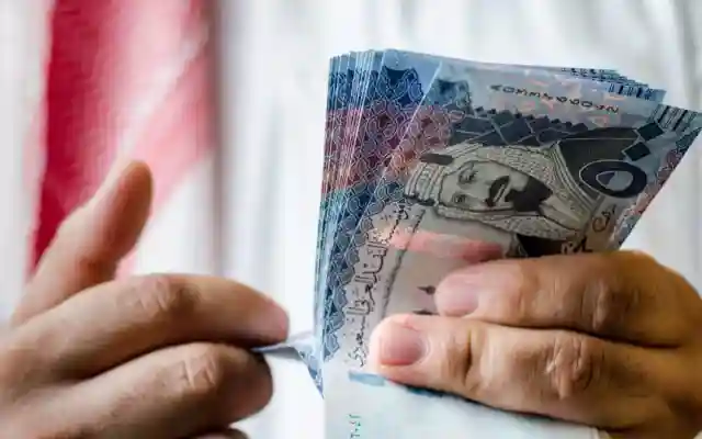 حقيقة صرف منحة بدل غلاء المعيشة مع راتب التقاعد … وزارة الموارد البشرية توضح