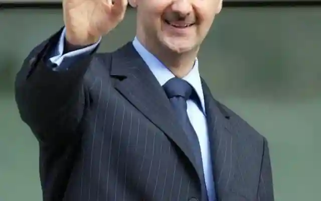 حقيقة الأنباء عن تنحي الرئيس السوري بشار الأسد