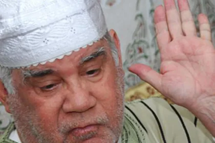 ماهو سبب البحث حول وفاة الفنان سيد علي كويرات الفنان الجزائري ام شخصية أخرى