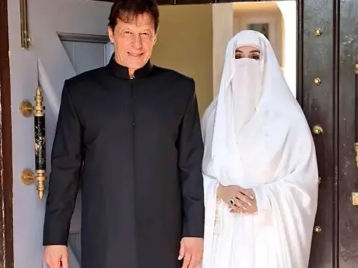 اعتقال زوجة عمران خان في قضية فساد فمن هي بشرى بيبي اعتقال زوجة عمران خان