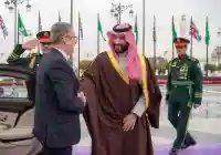 ولي العهد السعودي الأمير محمد بن سلمان يستقبل رئيس الوزراء البريطاني في قصر اليمامة بالرياض
