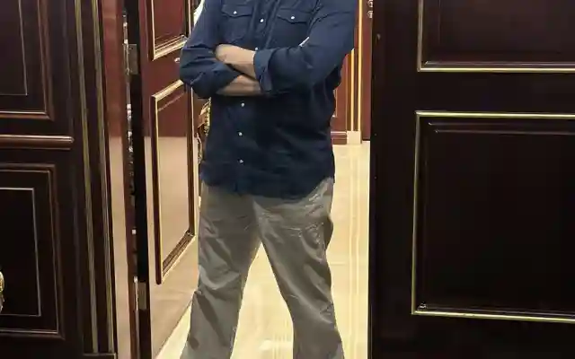 الإعلامي فيصل القاسم يسخر من الفنان باسم ياخور بسبب صورة