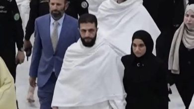 زوجة أحمد الشرع تؤدي مناسك العمرة