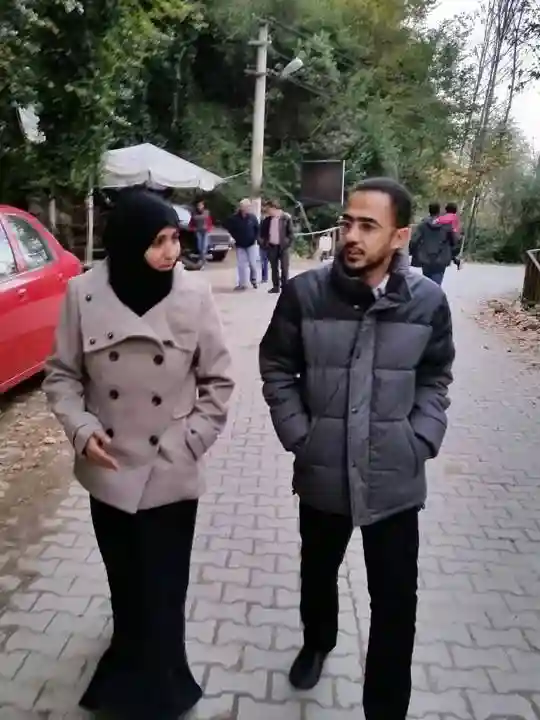 زوجة فؤاد الحميري مصابة بالسرطان وإبنه بالفشل الكلوي
