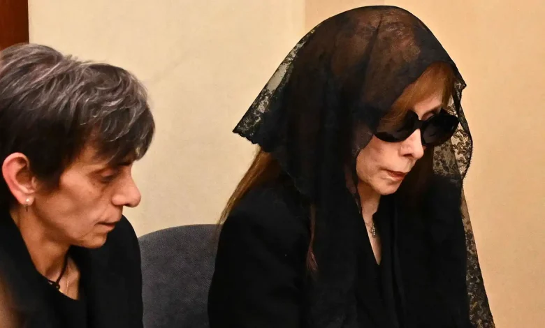 صور الفنانة فيروز في جنازة زياد الرحباني بعمر 90 سنة صور الفنانة فيروز