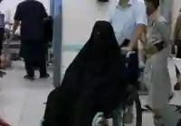 ظهور زوجة صالح حنتوس في إحدى مستشفيات تعز