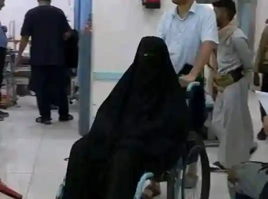 ظهور زوجة صالح حنتوس في إحدى مستشفيات تعز