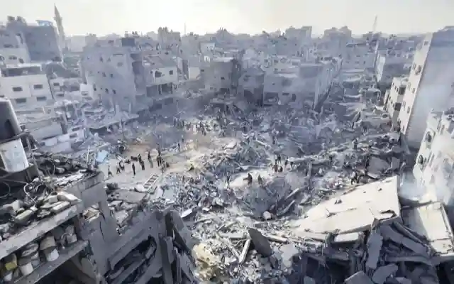 عاجل : أكثر من 10 شهداء في غزة جراء القصف