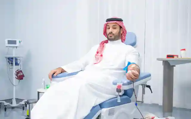 الأمير محمد بن سلمان يتبرع بالدم في حملة إنسانية لتعزيز ثقافة العطاء