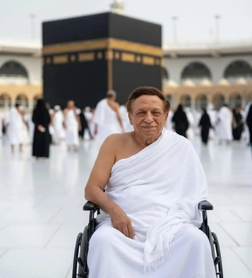 صور الفنان عادل إمام في مكة مفبركة