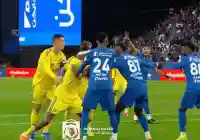 الهلال يهزم النصر بثلاثية مثيرة ويعزز صدارته في الدوري السعودي