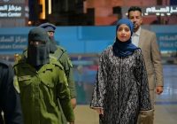 الفنانة ماريا قحطان تقدم إعتذارها نيابة عن اخوها بسبب الطفل